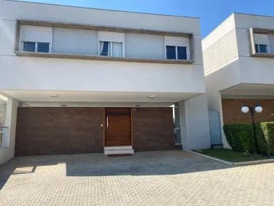 Sobrado com 4 Quartos à venda, 400m² no Interlagos, São Paulo