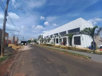 Ponto Comercial para alugar, 31m² no Saraiva, Uberlândia