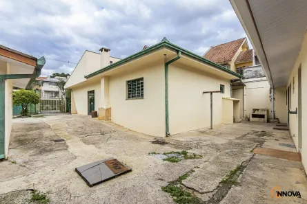 Casa com 2 Quartos para alugar, 225m² no Mercês, Curitiba