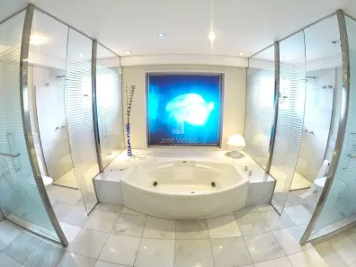 Casa de Condomínio com 4 Quartos à venda, 700m² no Seminário, Curitiba
