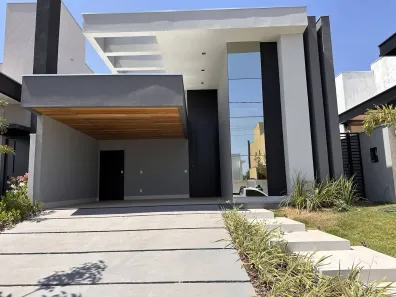Casa com 3 Quartos à venda, 174m² no Condomínio Belvedere II, Cuiabá