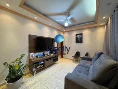 Casa com 3 Quartos à venda, 200m² no São Mateus, Contagem