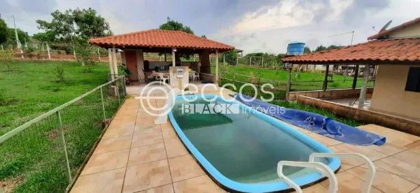 Fazenda/Sítio com 3 Quartos à venda, 7500m² no Chácaras Eldorado, Uberlândia