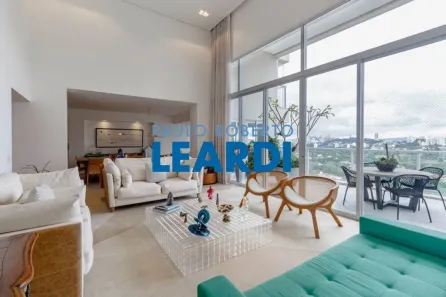 Apartamento com 3 Quartos à venda, 325m² no Alto de Pinheiros, São Paulo