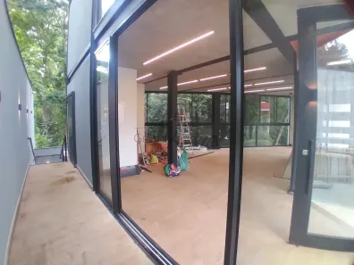 Prédio Comercial para alugar, 300m² no Urbanova, São José dos Campos