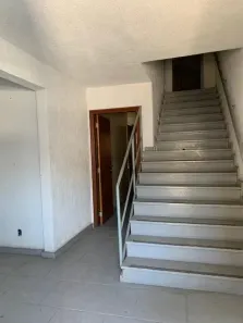 Galpão/Depósito/Armazém com 9 Quartos para venda ou aluguel, 550m² no Ramos, Rio de Janeiro