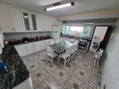 Sobrado com 3 Quartos à venda, 250m² no Vila Nossa Senhora das Vitórias, Mauá