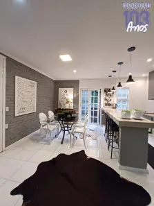 Casa com 2 Quartos à venda, 150m² no Rio Branco, Porto Alegre