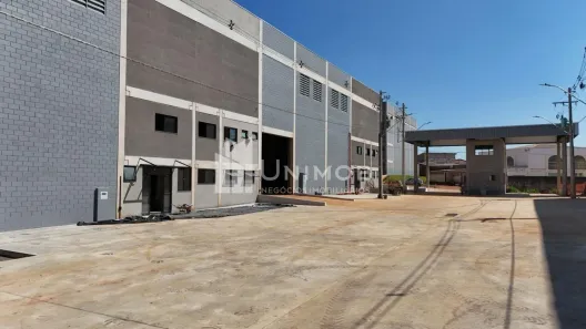Galpão/Depósito/Armazém para alugar, 873m² no Parque Emília, Sumaré