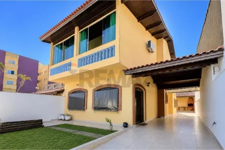 Sobrado com 5 Quartos à venda, 249m² no Bal Tres Marias, Peruíbe