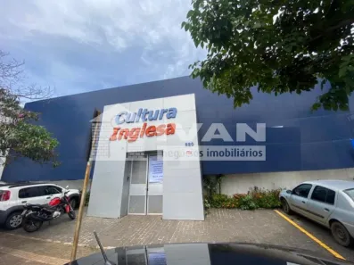 Prédio Comercial para alugar, 754m² no Centro, Uberlândia