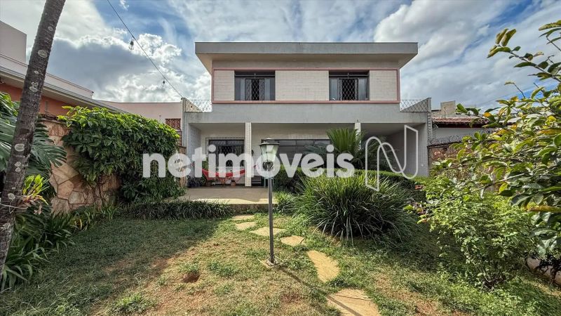 Casa com 4 quartos — Caiçaras, Belo Horizonte