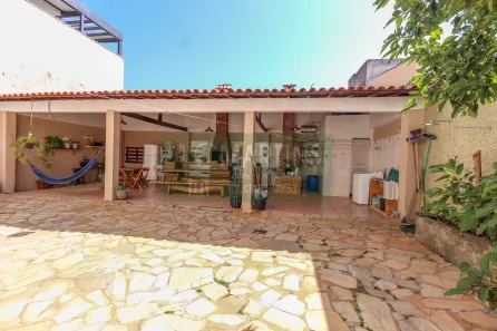 Casa com 5 Quartos à venda, 260m² no Planalto, Belo Horizonte