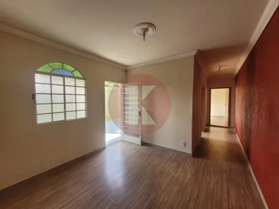 Casa com 2 Quartos para alugar, 80m² no Rio Branco, Belo Horizonte