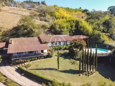 Casa com 5 Quartos à venda, 666m² no Nogueira, Petrópolis