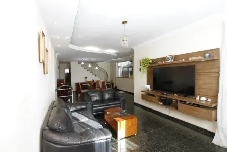 Casa com 3 Quartos à venda, 240m² no Castelo, Belo Horizonte