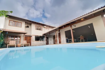Casa com 4 Quartos à venda, 375m² no Santo Antônio de Pádua, Tubarão