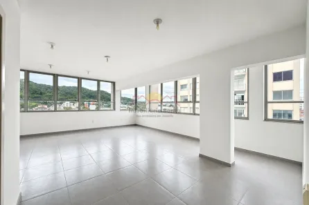 Sala Comercial para alugar, 48m² no Centro, Joinville