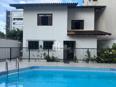 Casa com 4 Quartos para alugar, 210m² no Jardim Camburi, Vitória