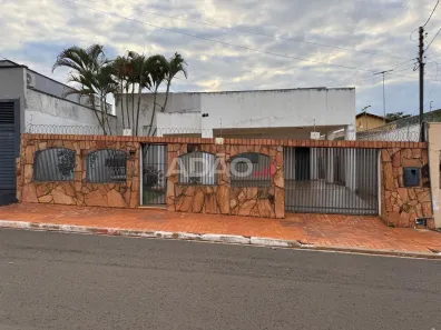 Casa com 4 Quartos à venda, 280m² no Centro, Jataí