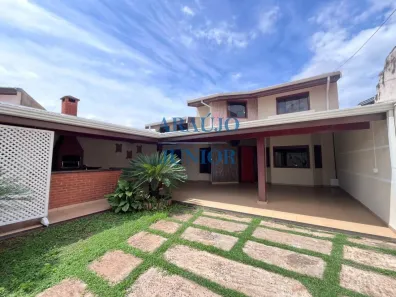 Casa com 3 Quartos para alugar, 260m² no Parque Novo Mundo, Americana