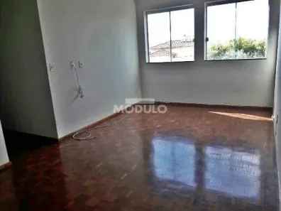 Apartamento com 3 Quartos para alugar, 70m² no Alto Umuarama, Uberlândia