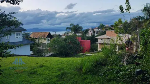 Lote/Terreno à venda, 686m² no Cacupé, Florianópolis