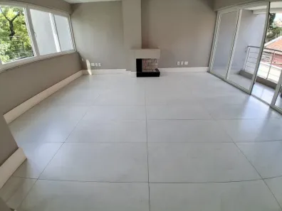 Casa com 3 Quartos para alugar, 302m² no Vila Assunção, Porto Alegre