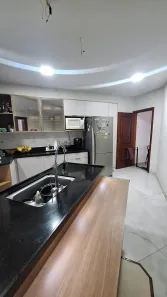 Casa com 3 Quartos para alugar, 250m² no Praia do Pecado, Macaé