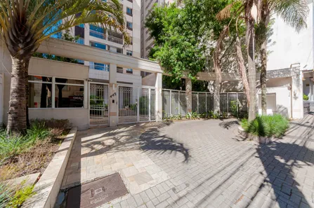 Apartamento com 2 Quartos para alugar, 70m² no Centro, Curitiba