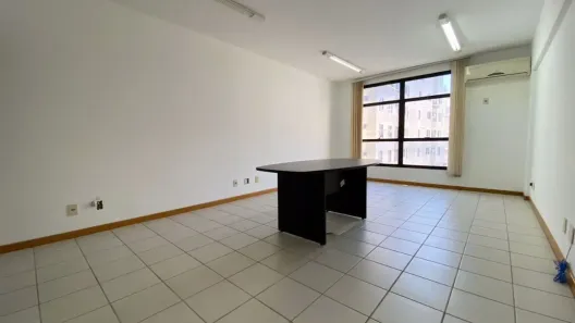 Sala Comercial à venda, 40m² no Centro, Florianópolis