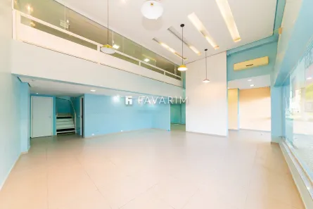 Ponto Comercial para alugar, 206m² no Cristo Rei, Curitiba