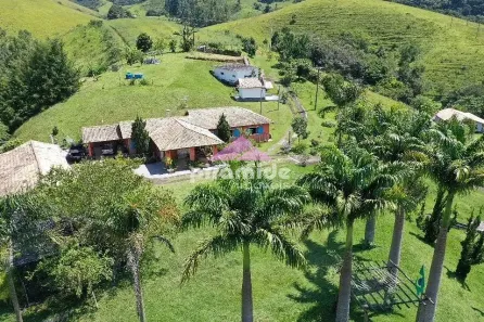 Fazenda/Sítio com 4 Quartos à venda, 410m² no , Cunha