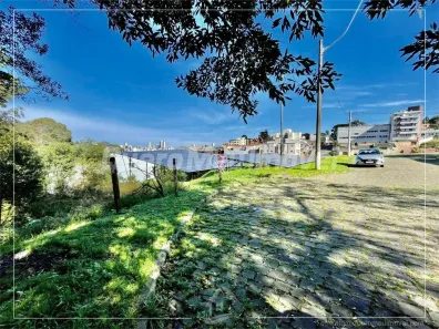 Lote/Terreno à venda, 426m² no Jardelino Ramos, Caxias do Sul