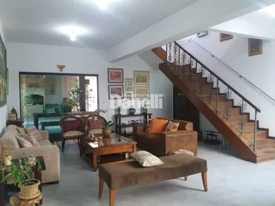 Casa com 12 Quartos à venda, 660m² no Centro, Taubaté