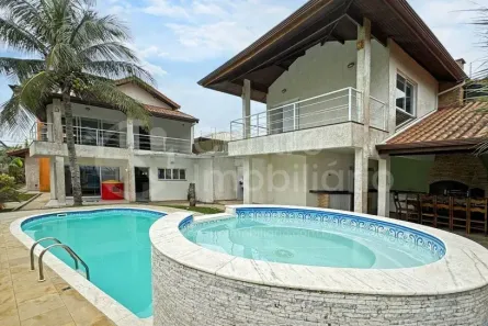 Casa com 4 Quartos à venda, 385m² no Josedy, Peruíbe