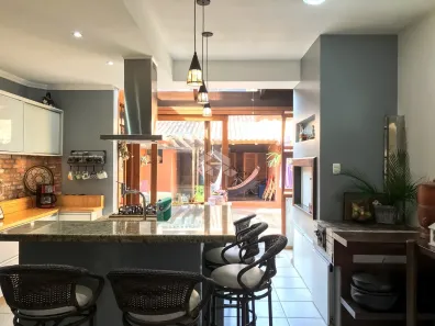 Casa com 3 Quartos à venda, 183m² no Espírito Santo, Porto Alegre