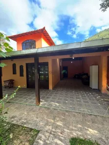 Casa de Condomínio com 2 Quartos à venda, 114m² no Três Córregos, Teresópolis