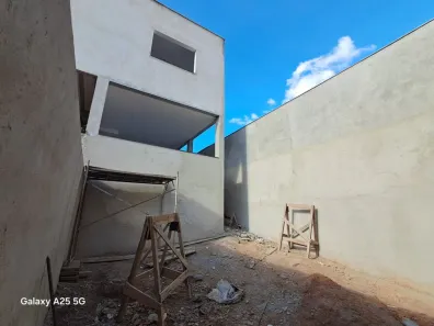 Casa com 3 Quartos à venda, 169m² no Parque Xangri-Lá, Contagem