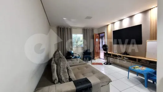 Casa com 3 Quartos para alugar, 235m² no Santa Luzia, Uberlândia
