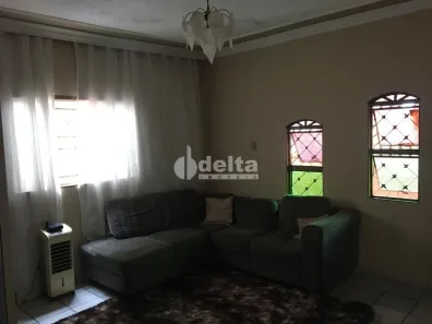 Casa com 2 Quartos à venda, 140m² no Mansour, Uberlândia