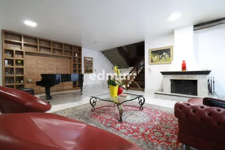 Sobrado com 4 Quartos à venda, 606m² no Vila Curuçá, Santo André