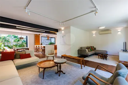 Sobrado com 4 Quartos à venda, 233m² no Vila Madalena, São Paulo