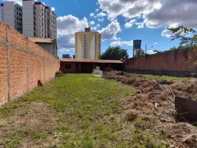 Lote/Terreno à venda, 697m² no Horto, Teresina