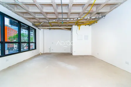 Sala Comercial à venda, 37m² no Centro, Curitiba