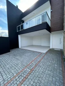 Sobrado com 3 Quartos à venda, 178m² no Glória, Joinville