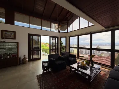 Casa com 4 Quartos à venda, 269m² no Centro, Florianópolis
