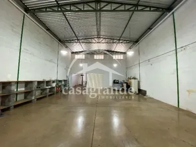 Galpão/Depósito/Armazém para alugar, 300m² no Alto Umuarama, Uberlândia