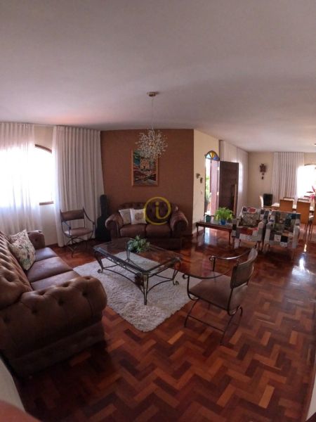 Casa com 4 quartos — Castelo, Belo Horizonte