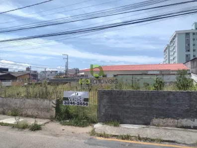 Lote/Terreno à venda, 540m² no Barreiros, São José